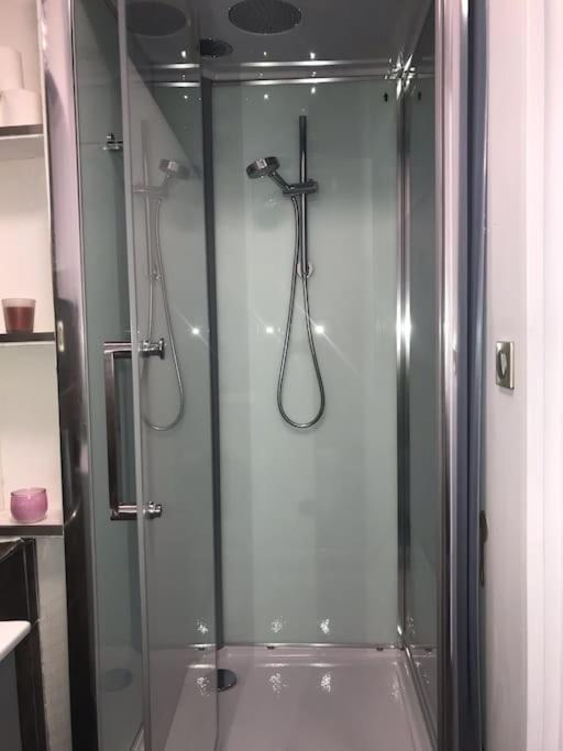 Apartment Au Pied Des Gorges Du Blavet Et A 20min Des Plages *